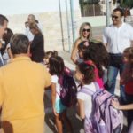 Ο Δήμαρχος Ανδρέας Παχατουρίδης κοντά στους μαθητές της πόλης του Περιστερίου