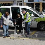 Μεταφορά πολιτών με προβλήματα μετακίνησης στα κέντρα εμβολιασμού από το Δήμο Περιστερίου