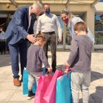 Μεγάλη συγκέντρωση Πασχαλινών δώρων για τα παιδιά του Δήμου Περιστερίου