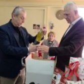 Ο καρπός της πόλης γίνεται πράξη αλληλεγγύης!  530 λίτρα ελαιολάδου δωρεάν από τον Δήμο Περιστερίου